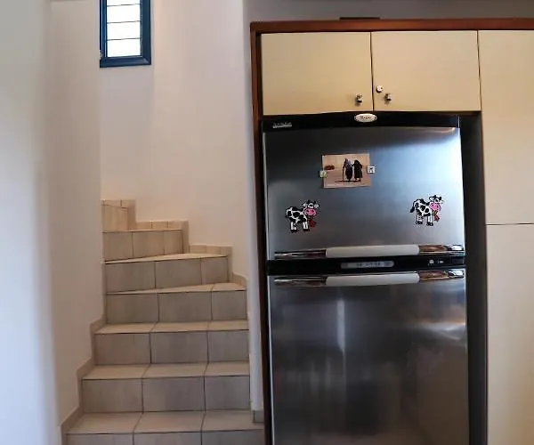 Zoe With Seaview Near Golden Feriehus *